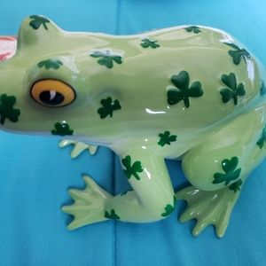 Fanciful Frogs "Toad-ally Lucky" figurine